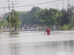 Jalan Raya Porong Banjir Satu Meter, Pemkab Sidoarjo Targetkan 2 Hari Surut
