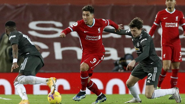Manchester United akan menghadapi Liverpool pada babak keempat Piala FA di Old Trafford, Minggu (24/1).
