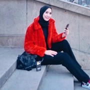 Kasual Hingga Formal! Begini Rahasia Mix and Match Outer ala Fanny Fabriana