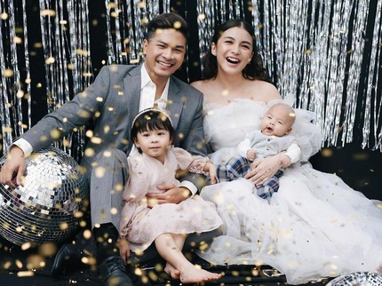 7 Potret Keluarga Chelsea Olivia & Glenn Alinskie, Harmonis dengan 2 Anak