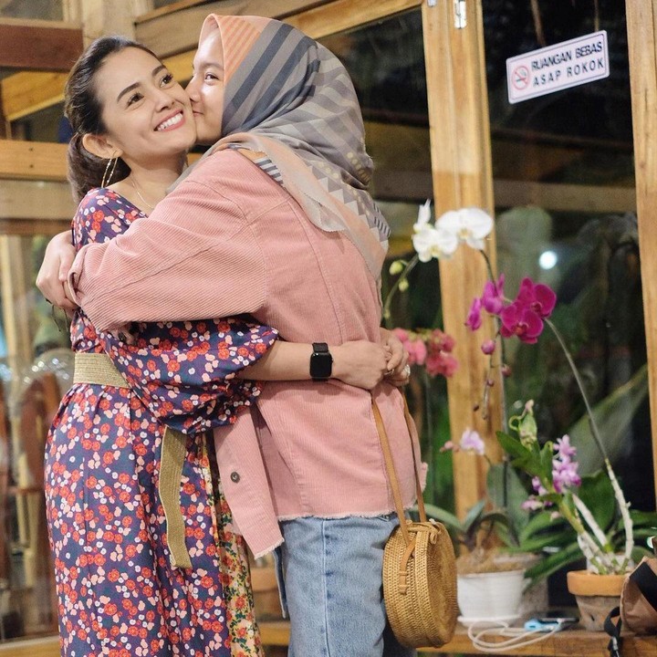 <p>Ricci tak pernah bertemu ayah kandungnya, Bunda. Karena saat ia masih dalam kandungan ibunda, sang ayah meninggal dunia usai mengalami kecelakaan. (Foto: Instagram @citra_monica)</p>