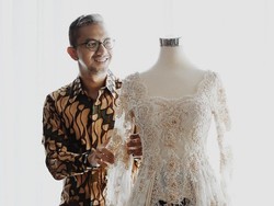 Didiet Maulana Rilis Buku Kisah Kebaya, Pedoman Buat Berkebaya