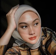 Gaya Hijab Simpel ala Indah Nada Puspita yang Kece buat OOTD