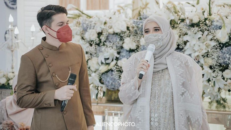 Gelar 7 Bulanan, Zaskia Sungkar Sahabat Tak Bisa Hadir Gelar 7 Bulanan, Zaskia Sungkar Sahabat Tak Bisa Hadir