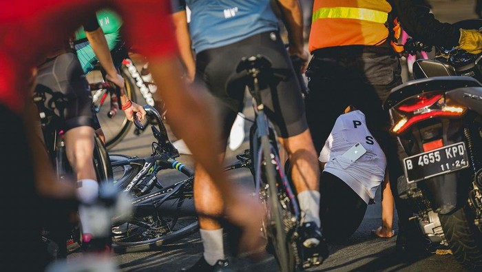 Heboh Jatuh dari Sepeda, Intip Pesona Anya Geraldine Bersepeda!