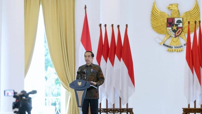 Jokowi resmi memperkenalkan jajaran dewan pengawas dan direksi LPI pada Selasa (16/2). Berikut daftar lengkapnya.