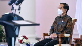 img-title Jokowi Minta Perbankan Tak Persulit Kredit untuk Pembangunan Smelter