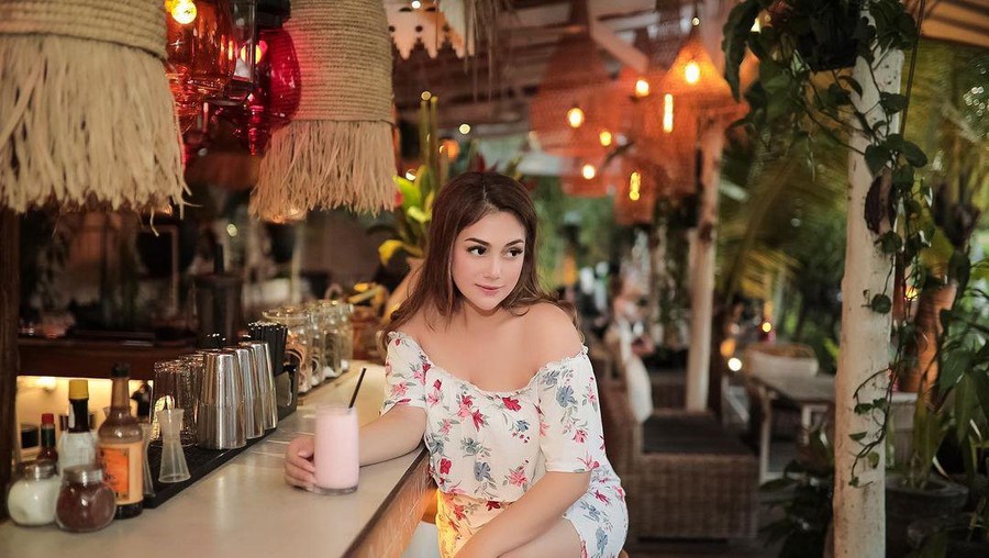 Kompaknya Celine Evangelista dan Stefan William Saat Rayakan Ultah Anak