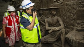 Relief di Gedung Sarinah Diduga Karya Pematung Uni Soviet