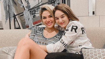 Hana Hanifah Beli Mobil Mewah, Nikita Mirzani: Jangan-jangan dari Gadun?