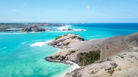 Bikin Penasaran, Satu Pantai di Mandalika Punya Dua Pasir