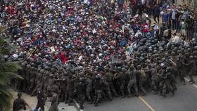 Ribuan Migran Honduras Ramai-ramai Bermigrasi ke AS