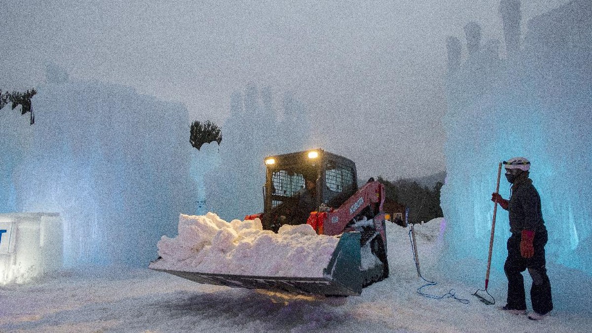 FOTO: Mencari Elsa di Kastil Es New Hampshire