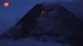 VIDEO: Merapi Kembali Luncurkan Awan Panas Sejauh 1 KM
