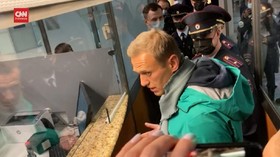 VIDEO: Aktivis Rusia Alexei Navalny Ditahan Lagi Usai Dirawat