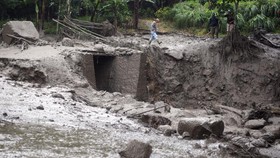 SMA Negeri 1 Lembang Porak Poranda Diterjang Banjir Bandang