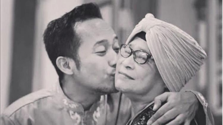 Ibu Denny Cagur meninggal dunia
