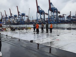 Jokowi Direncanakan Tinjau Posko Evakuasi SJ182 di JICT II Siang Ini
