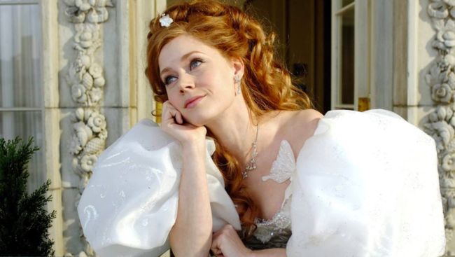 Sekuel dari film Enchanted akan segera hadir. Disenchanted memasuki fase produksi, film diramaikan para pemain lama di film Enchanted.