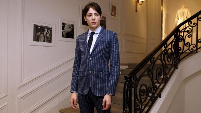 Model Harry Brant, yang juga putra supermodel Stephanie Seymour, meninggal dunia di usia 24 tahun pada Minggu (17/1) kemarin karena overdosis.