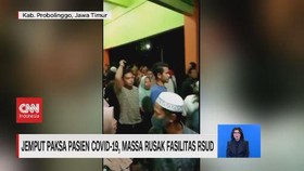 VIDEO: Jemput Paksa Pasien Covid-19, Massa Rusak Fasilitas RS