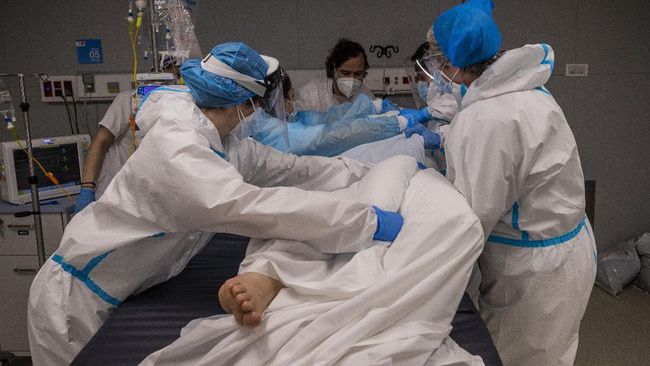 Perdana Menteri Boris Johnson mengatakan bahwa varian baru mutasi virus corona Inggris mungkin 30 persen lebih mematikan dibandingkan jenis sebelumnya.