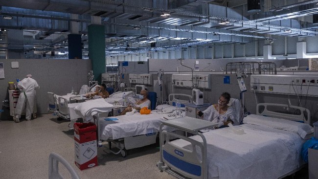 Spanyol kembali mengalami lonjakan kasus infeksi Covid-19 terutama kelompok usia muda sejak pekan lalu.