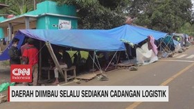 VIDEO: Korban Gempa Dirikan Tenda di Bahu Jalan