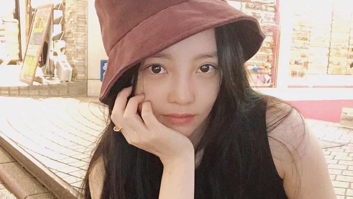 Gak Nyangka, 5 Idol Kpop Berikut Pernah Ketahuan Merokok, Lho!