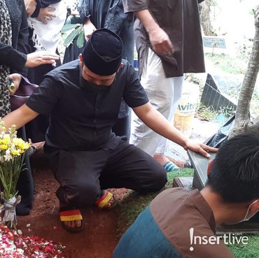 Denny Cagur Ungkap Kenangan Terakhir Bersama Sang Ibunda