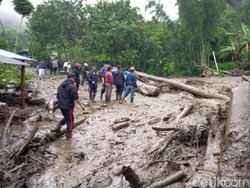 Kawasan Gunung Mas di Puncak Bogor Dilanda Banjir Bandang
