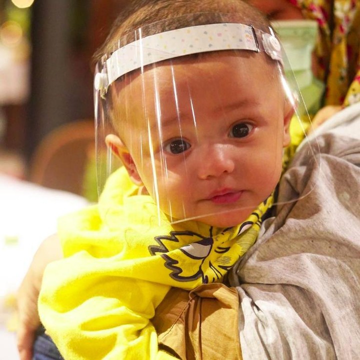 <p>Makin besar, Saka makin ganteng ya, Bunda? Wajahnya juga makin mirip dengan ayahnya. (Foto: Instagram @ussypratama)</p>