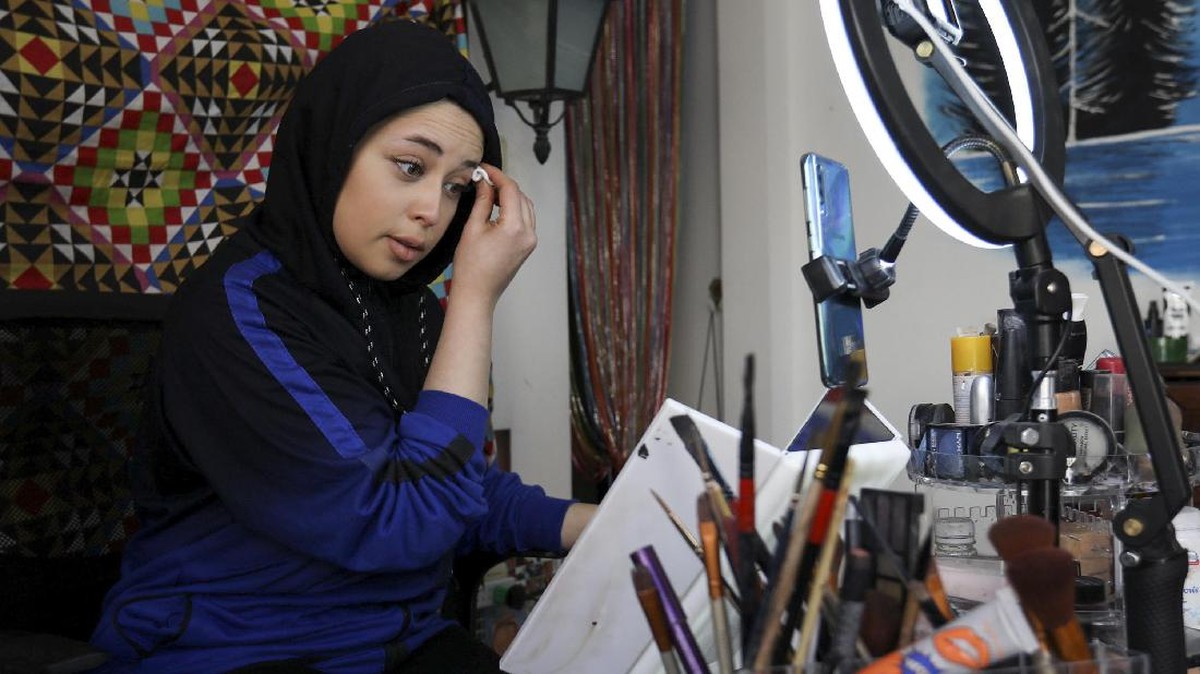 FOTO: Alaa Bilha, Gadis Peniru Seleb dari Yordania