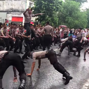 Terungkap Asal-usul Lagu 'Terpesona' yang Jadi Yel-yel TNI & Polri