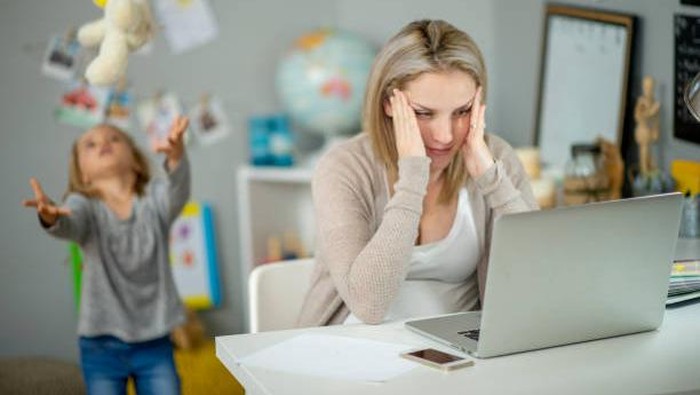 Bosan WFH? Drama Korea Ini Bisa Bangkitkan Semangat Kerja Kamu Lagi!