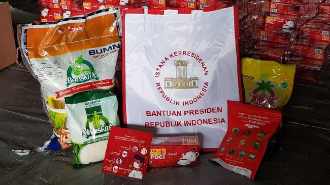 Bulog menyalurkan 9.000 paket Bantuan Presiden kepada masyarakat yang terdampak banjir di Kalimantan Selatan.