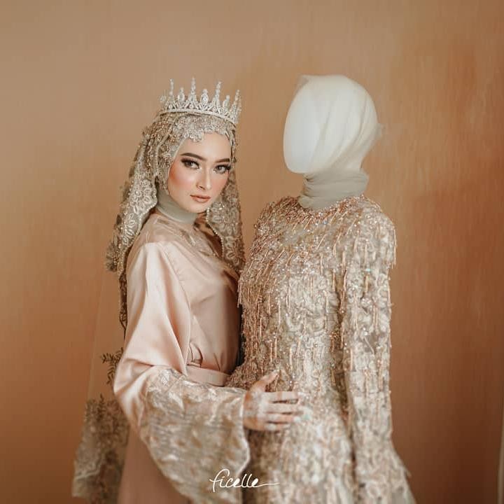 <p>Valda Alviana resmi menikah dengan pedangdut Reza Zakarya yang dikenal sebagai Reza D'Academy, Bunda. (Foto: Instagram @ficellephoto)</p>