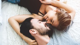 Hepatitis Bisa Menular Lewat Ciuman, Mitos atau Fakta?
