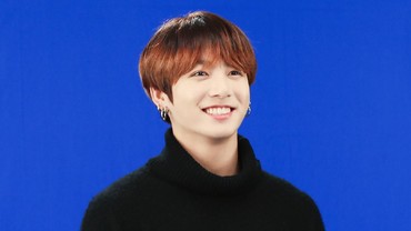 img-title Kini Tajir Melintir, Jungkook BTS Pernah Kerja Paruh Waktu demi Mama