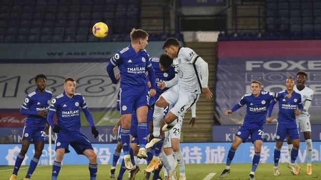 Leicester City unggul 2-0 atas Chelsea di babak pertama dalam lanjutan Liga Inggris, Rabu (20/1) dini hari WIB.