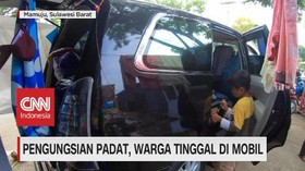 VIDEO: Pengungsian Padat, Korban Gempa Tinggal di Mobil