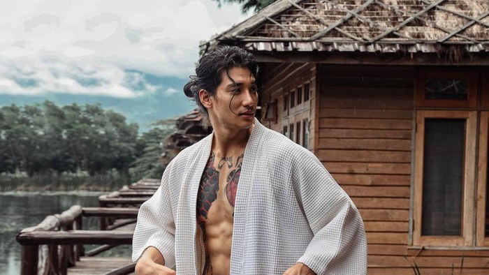 4 Fakta Paing Takhon, Si Biksu Ganteng yang Lagi Viral