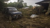 Bencana banjir di Kabupaten Hulu Sungai Tengah (HST), Kalsel, sejauh ini telah memakan 9 korban jiwa, enam hilang dan ratusan rumah rusak serta hilang.