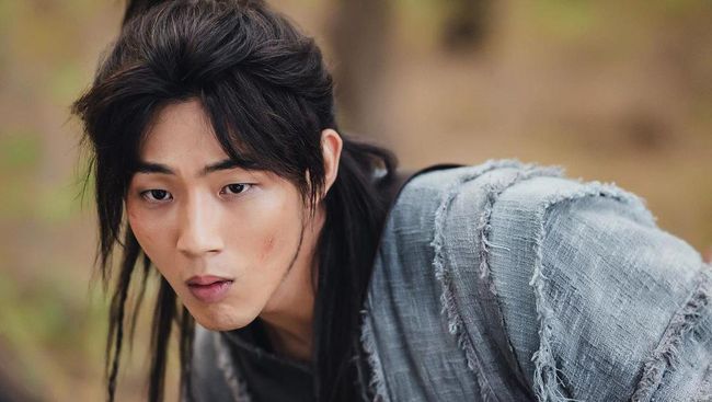 Ji Soo Minta Maaf Akui Bullying, Syuting 'River Where The Moon Rises' Batal