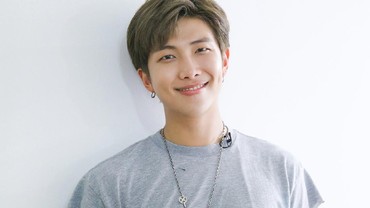 img-title RM BTS Kena Gosip Pacari Wanita Kaya Raya & Sering Kencan di Galeri Seni
