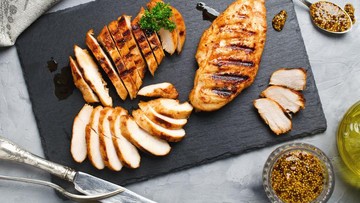 SEBERAPA PENTING MENGONSUMSI PROTEIN HEWANI SAAT MENYUSUI?