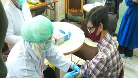 VIDEO: Komnas KIPI Belum Terima Keluhan Berat Pasca Vaksinasi