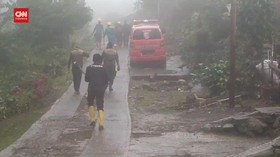 VIDEO: Tim SAR Dikerahkan Sisir Lokasi Banjir Bandang Puncak