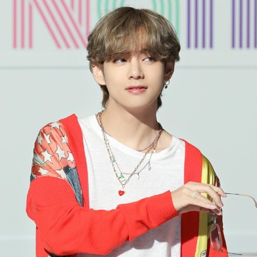 Tambah Pintar Berbahasa Indonesia, V BTS Bikin ARMY Makin Halu