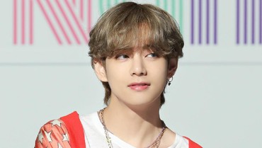 img-title Interaksi Lady Gaga & V BTS di Grammy Awards 2022 Tuai Sorotan
